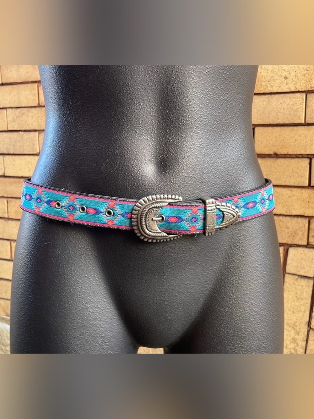 Vintage Y2K Nuovo Aztec / Southwestern Colorful Print Belt – Size 9